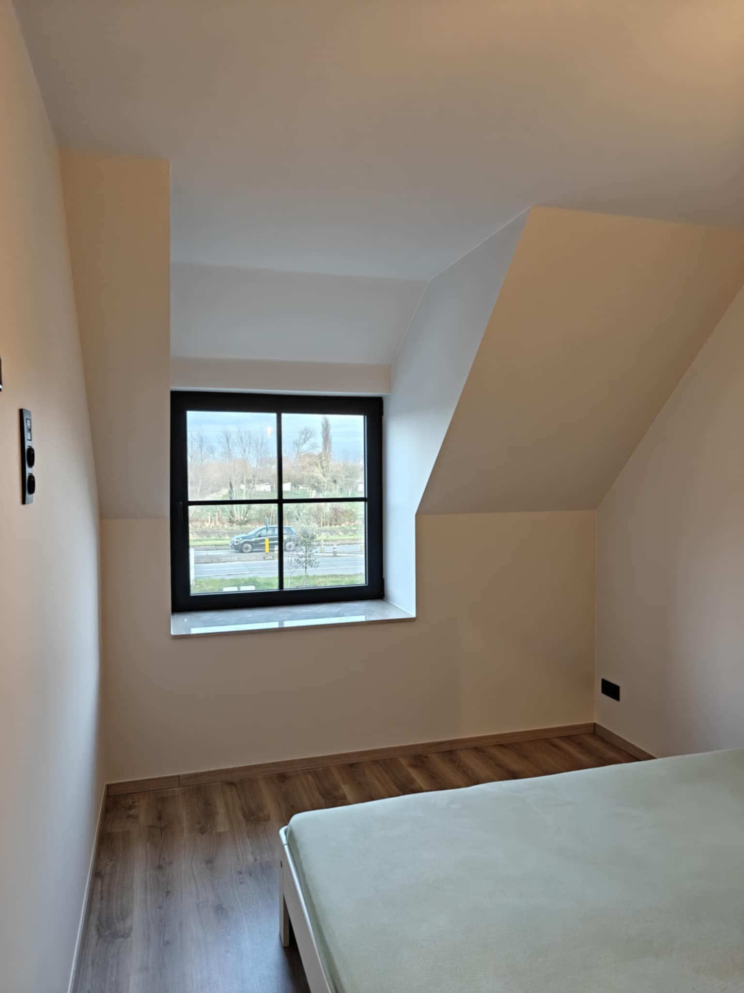 Slaapkamer na schilderwerk