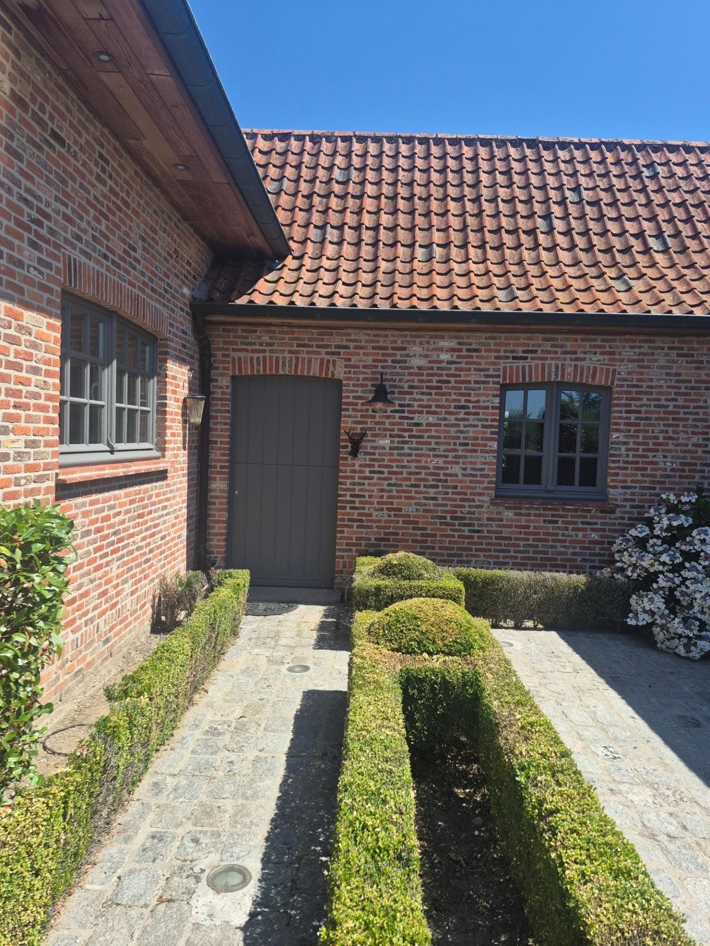 Voorgevel na renovatie